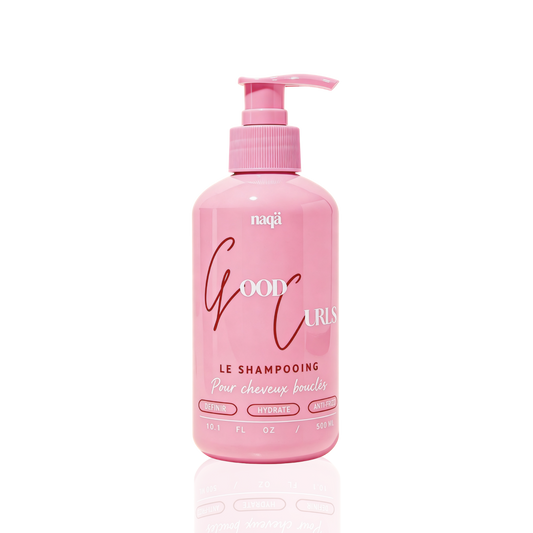 Flacon à pompe rose du shampooing hydratant Good Curls naqä
